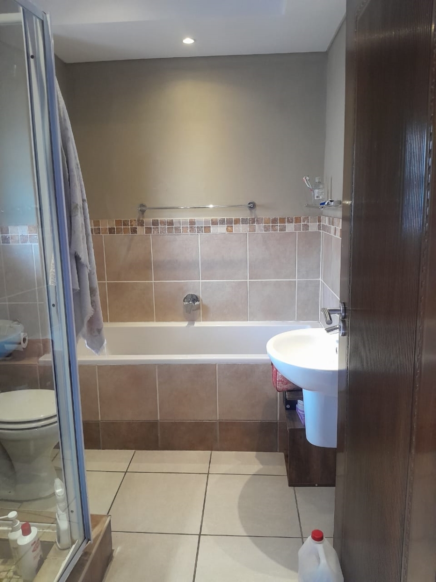 1 Bedroom Property for Sale in Vredenhof Sh Free State